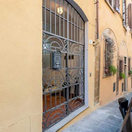 Magnoli & Ponte Vecchio Apartment ฟลอเรนซ์ ภายนอก รูปภาพ