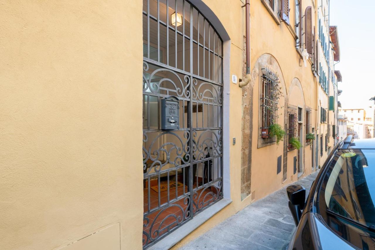 Magnoli & Ponte Vecchio Apartment ฟลอเรนซ์ ภายนอก รูปภาพ
